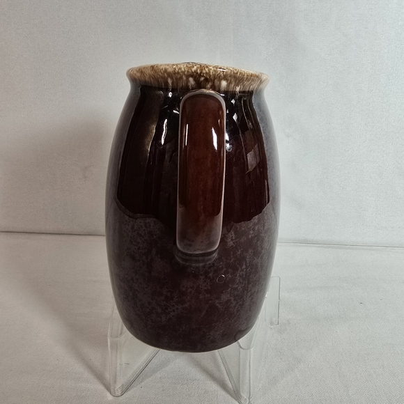 Hull ceramic /pottery creamer_pitcher 32ozs in brown - Picture 3 of 9